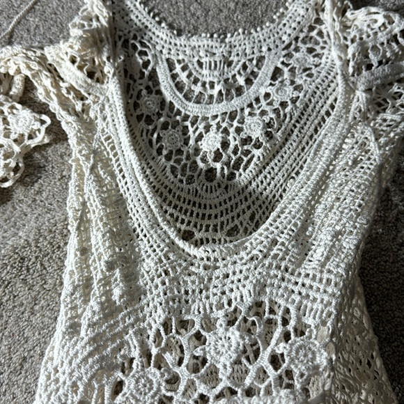 Size M Cupshe swimsuit cover-up. - Picture 4 of 6